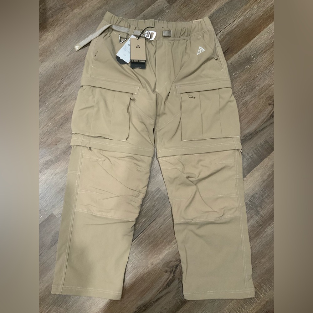 New Nike ACG Smith Summit Cargo Pants Khaki FN0428 247 Men's Size M - Picture 1 of 14
